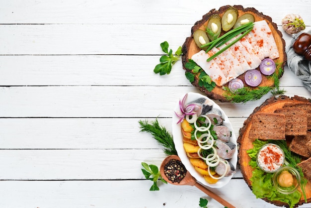 Talerz z kolorowym jedzeniem